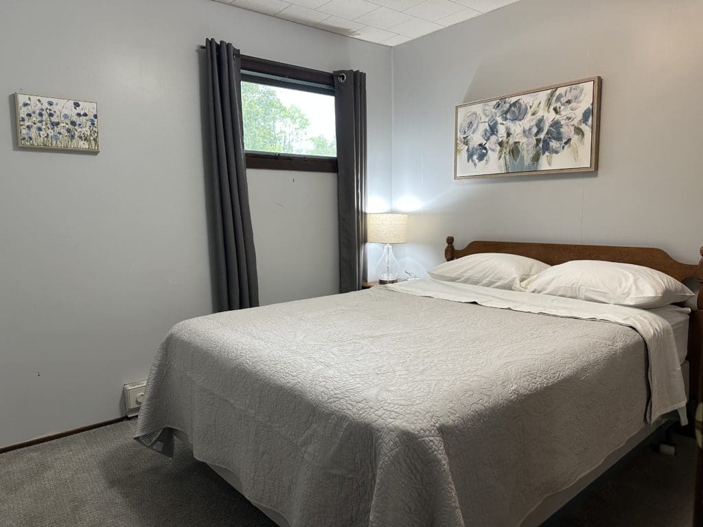 This image portrays Three Bedroom by Ephraim Village Cottages.