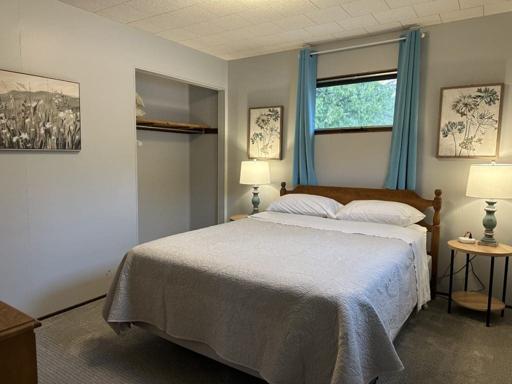 This image portrays Three Bedroom by Ephraim Village Cottages.