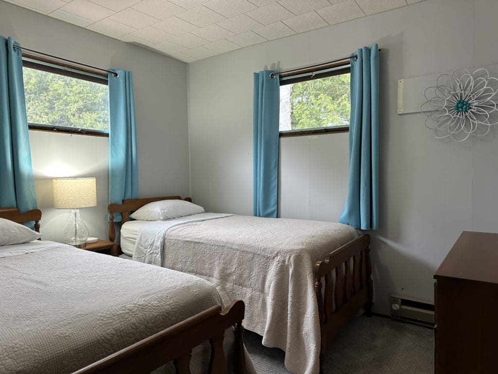 This image portrays Three Bedroom by Ephraim Village Cottages.