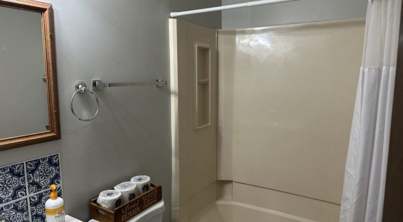 25Bathroom