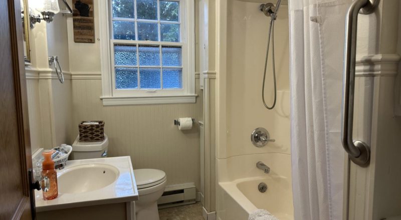 25CedarsBath